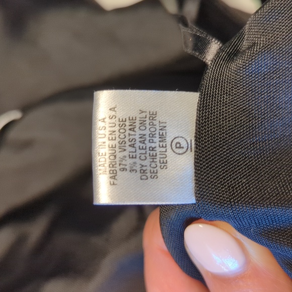 Diane von Furstenberg - Black Pleated Dress - Size 4 - Picture 11 of 11